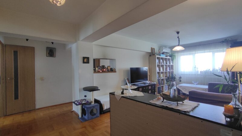 Basarabia - Stadionul National Vanzare 4 camere decomandat