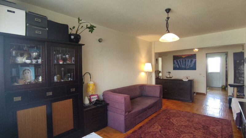 Basarabia - Stadionul National Vanzare 4 camere decomandat